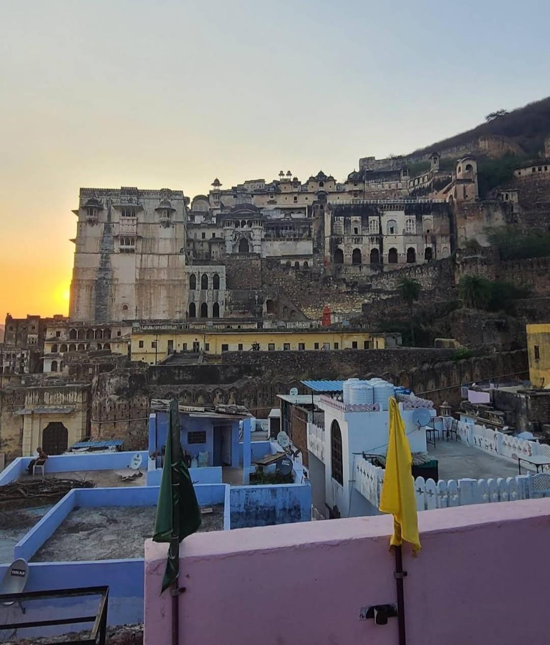 The Palace View Homestay & Restaurant Bundi Exterior photo